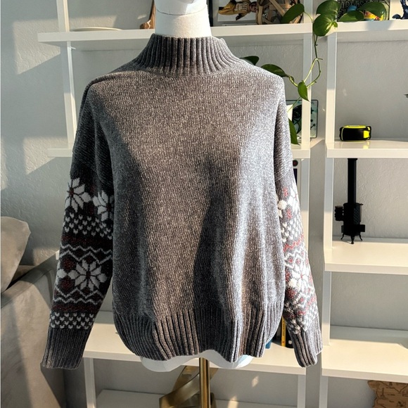 Gray‎ Patterned Women's Sweater - Picture 1 of 10
